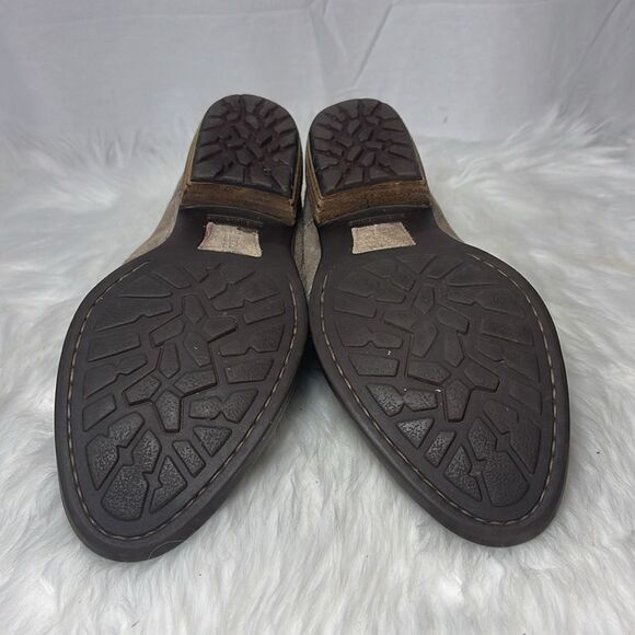 Born Kerri Tan/Taupe Distressed Suede Booties Sz 7 - Picture 6 of 6